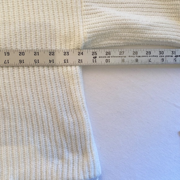 Seek the Label White Chenille Sweater with Zip Sleeves Women's Small V NeckFLAWS - Picture 7 of 9